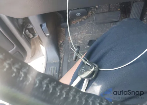 2000 Chevrolet Silverado 1500 Ls z USA, uszkodzony, nr VIN 1GCEK14T4YE213610